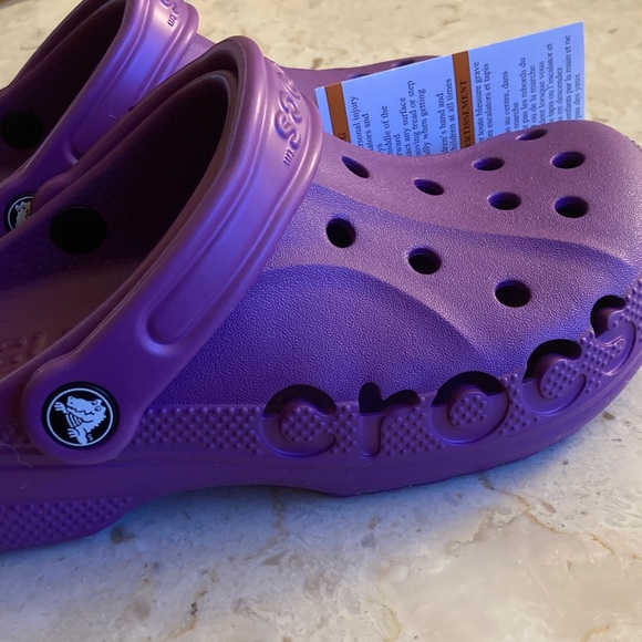 Women’s size 7 / Men’s size 5 purple CROCS
NWT - Picture 5 of 5